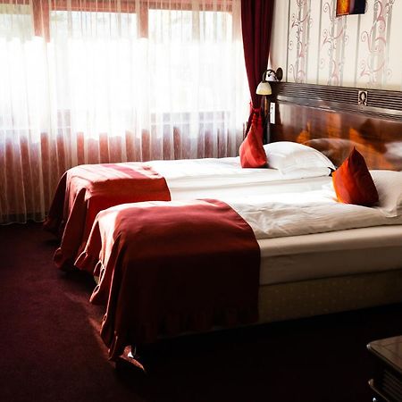 Daily Plaza Hotel Suceava Exterior foto